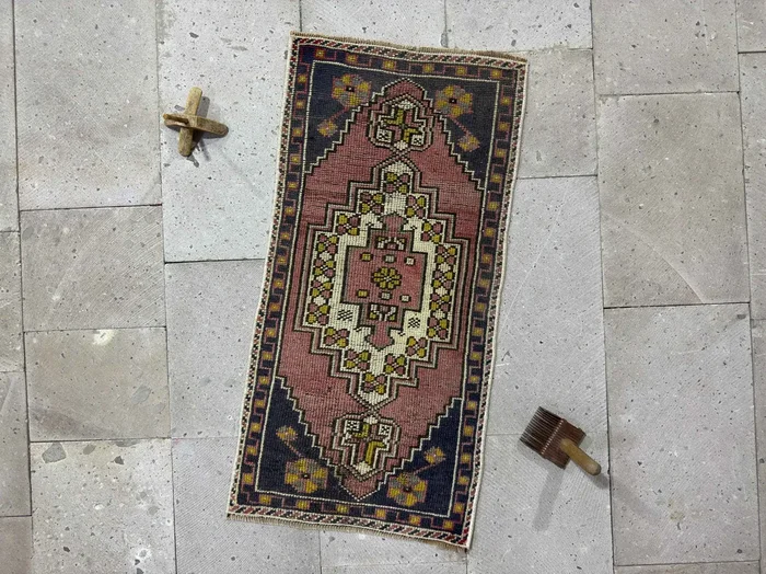 Abbe 1’7″ x 3’3″
