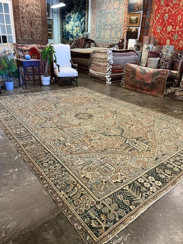 Antique Persian Heriz Rug – 8’10” x 12’11”