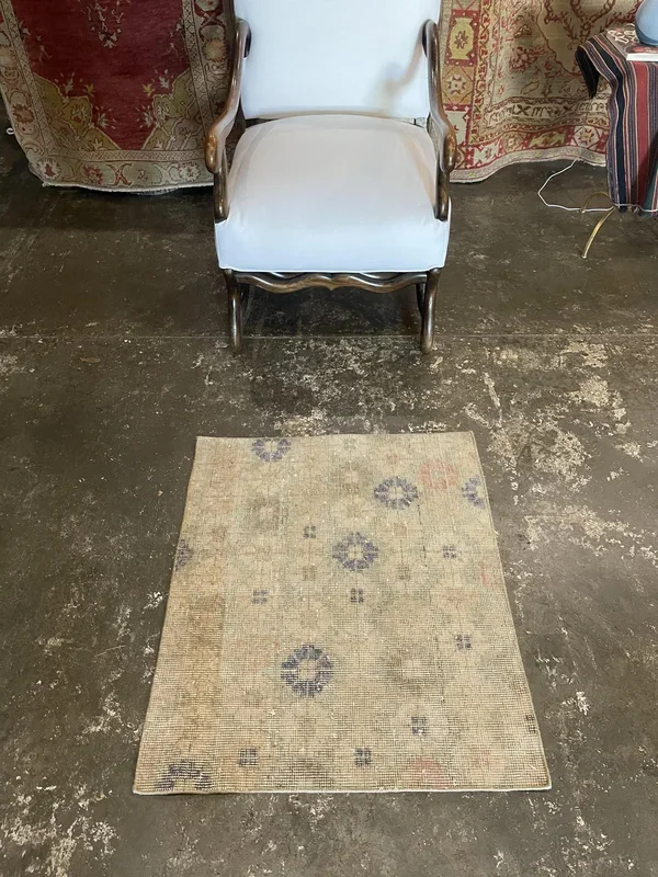 Antique Turkish Chic Rug – 2’5″ x 2’9″