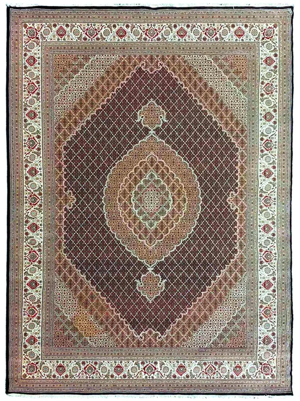 Artisan Michelle Black Ivory Traditional Knotted Rug