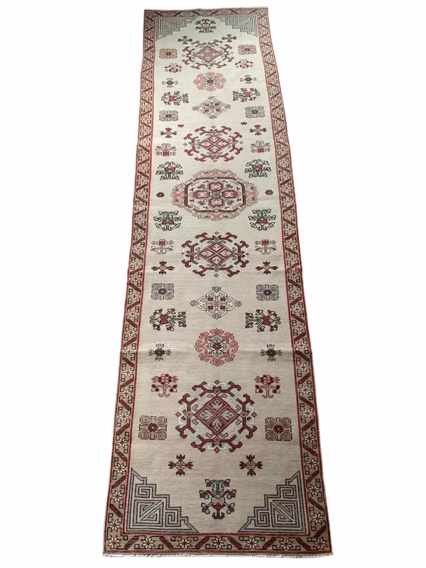 Audrina 2’10.5 x 10’1.5