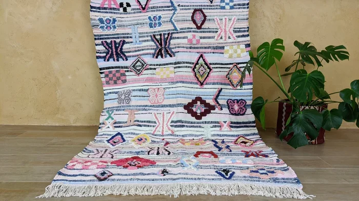 Boucherouite Rug, 210 x 125 cm || 6.89 x 4.1 feet