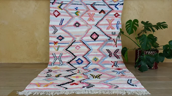 Boucherouite Rug, 210 x 128 cm || 6.89 x 4.2 feet