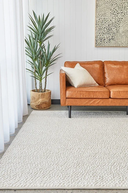 Boucle White hand made floor rug