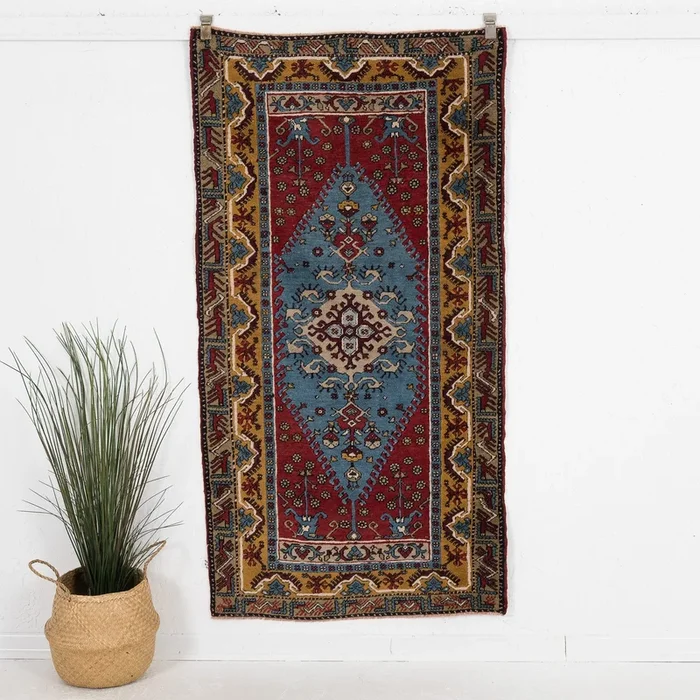 Ceralisse – Vintage Turkish Small Rug