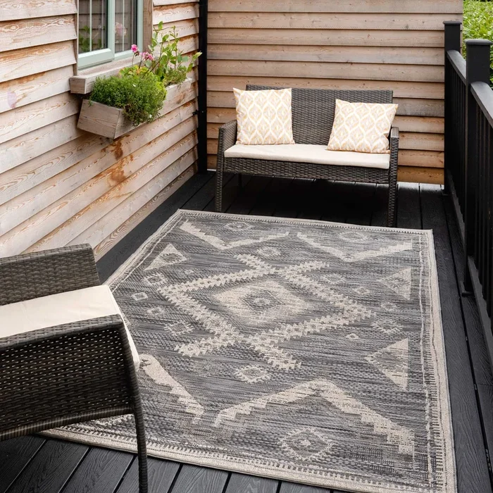 Grey Textured Flatweave Aztec Indoor Outdoor Area Rug – Bartlett