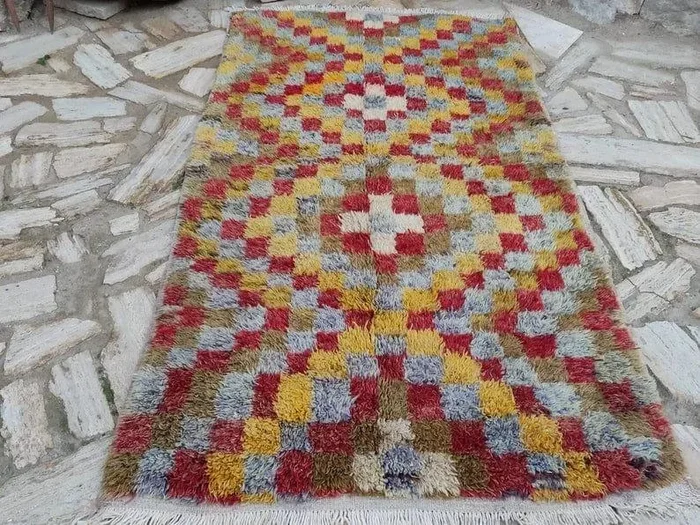 Hall 4′ x 6’8”