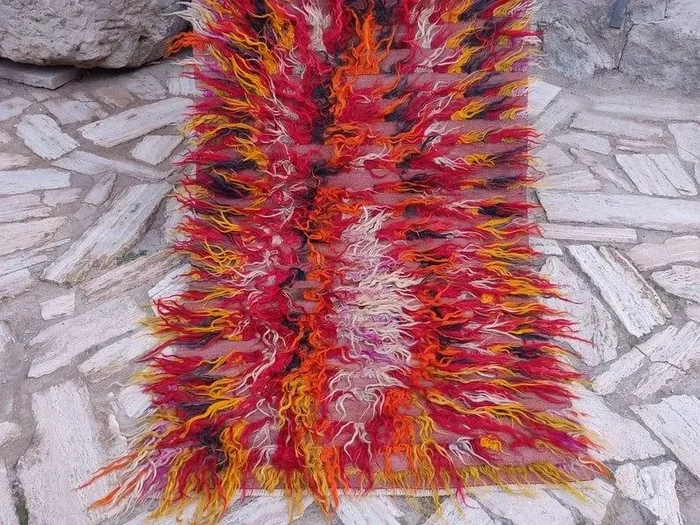 Hana 3′ x 5’5”