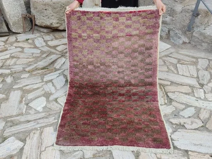 Happy 2’10” x 4’4”
