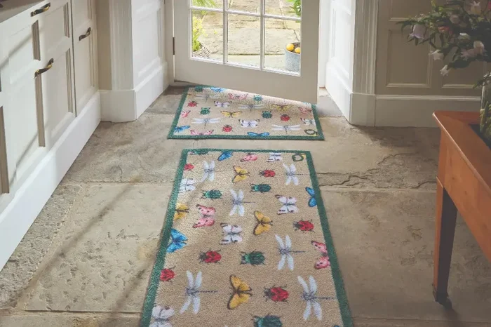 Hug Rug Washable Bugs & Butterflies Beige Multi