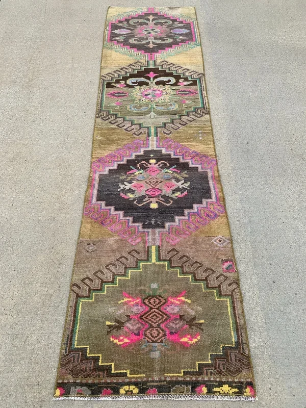 Izzy 2’5 x 9’4