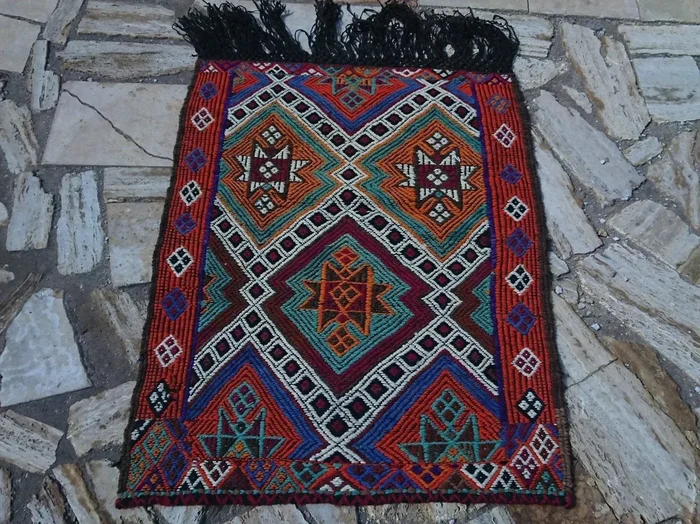 Jetta 2’6” x 3’4”