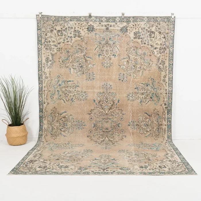 Kasirya – Vintage Turkish Area Rug
