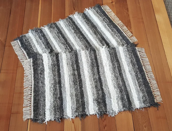 Kitchen, Bedroom or Door Entry Rug Set – 24″ x 37″ & 24″ x 37″ Gray & White