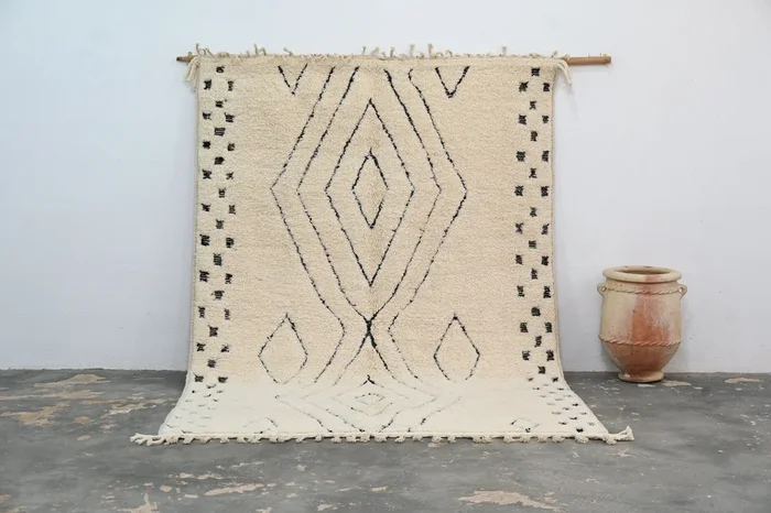 LARGE Beni Ouarain Rug, 285 x 200 cm, GO-721
