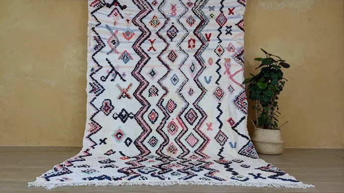 Large Boucherouite Rug, 270 x 180 cm || 8.86 x 5.91 feet