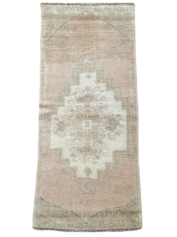 No. 1066 | 1’8 x 3’10
