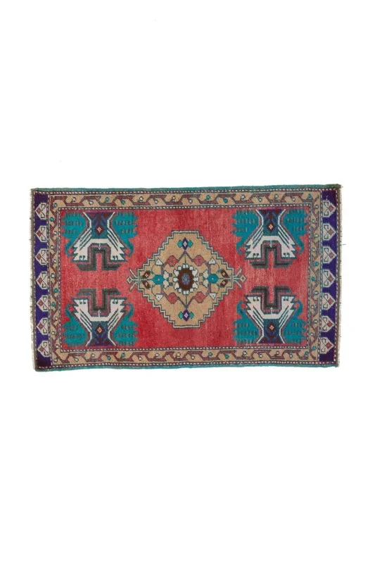 No. 1426 Mini Turkish Vintage Rug – 1’8.5” x 2’11.5”