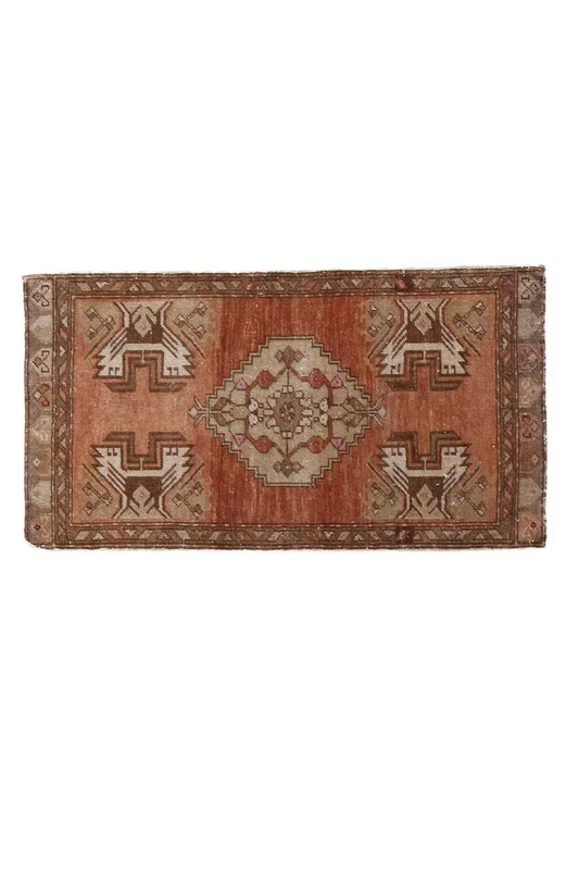 No. 1715 Mini Turkish Vintage Rug- 1’7″ x 3’0″