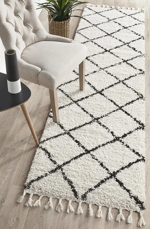 Pandora Diamond White Hallway Runner