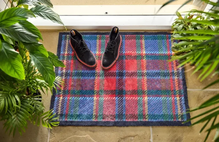 Patterned Hug Rug Tartan 1