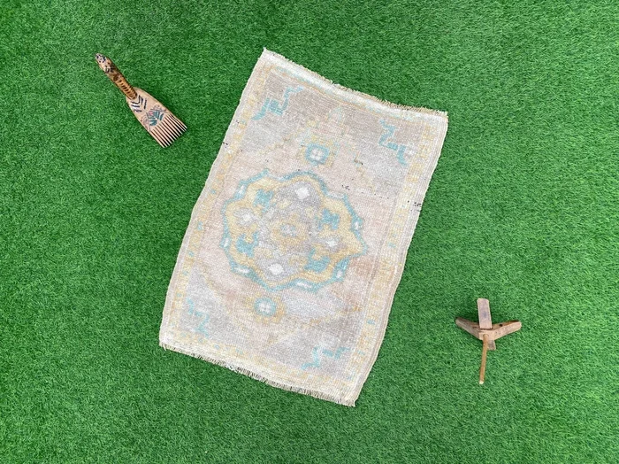 Perkin 1’10” x 2’6”