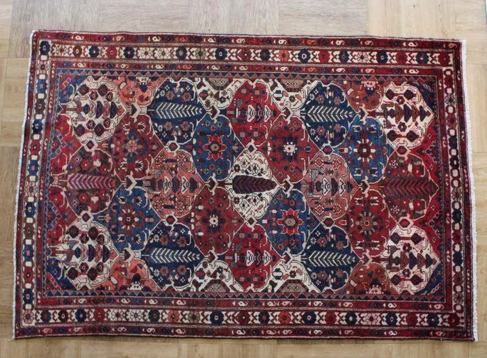 Persian Bakhtiary Hand Knotted Rug