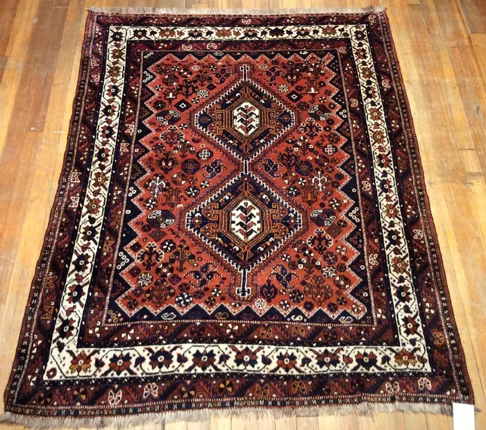 Persian Shiraz Rug 7′.3″ X 5′.8″