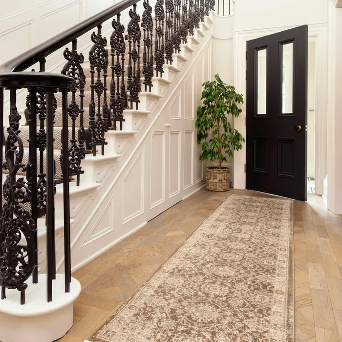 Plush Traditional Brown Runner – Sarina