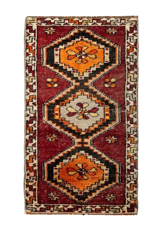 Rhiannon – Vintage Turkish Small Rug