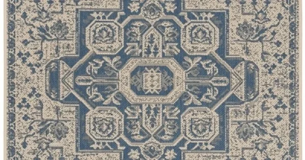 Safavieh Beach House BHS138 Blue / Creme 2′-2″ X 4′ Accent Area Rug