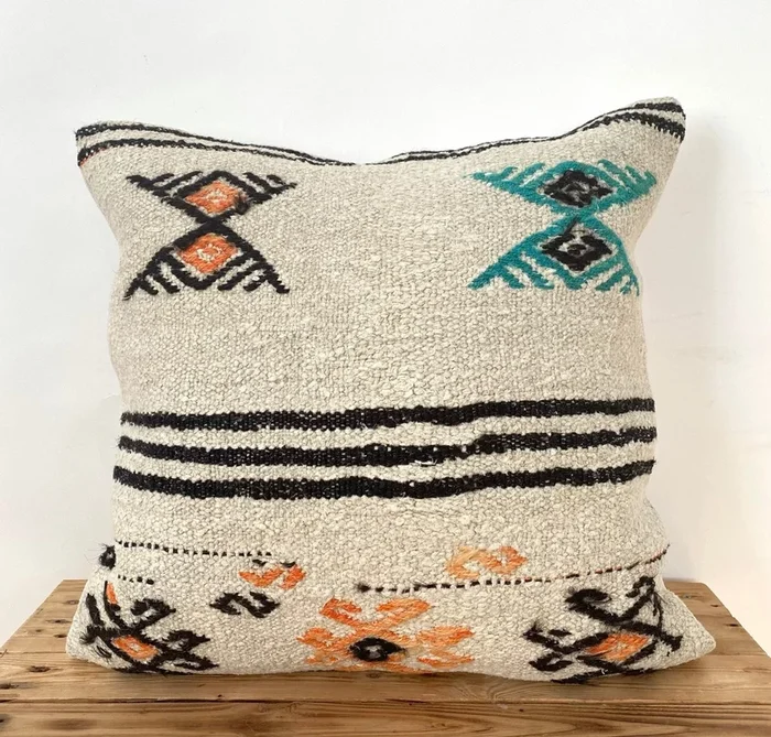 Saira – White Hemp Pillow Cover