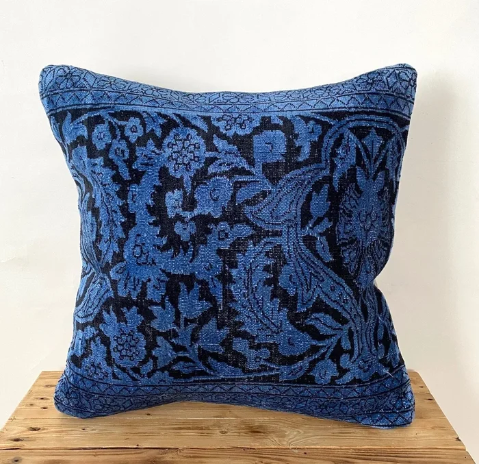 Saoirse – Blue Bamboo Silk Pillow Cover