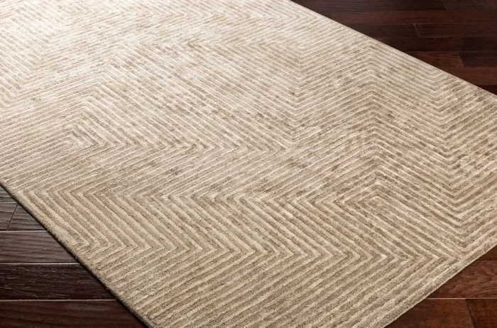 Size 5′ x 7′ Hand Made Viscose Surya Area Rug