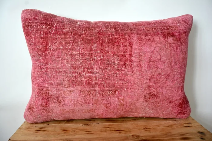 Sonnet – Pink Bamboo Silk Pillow Cover