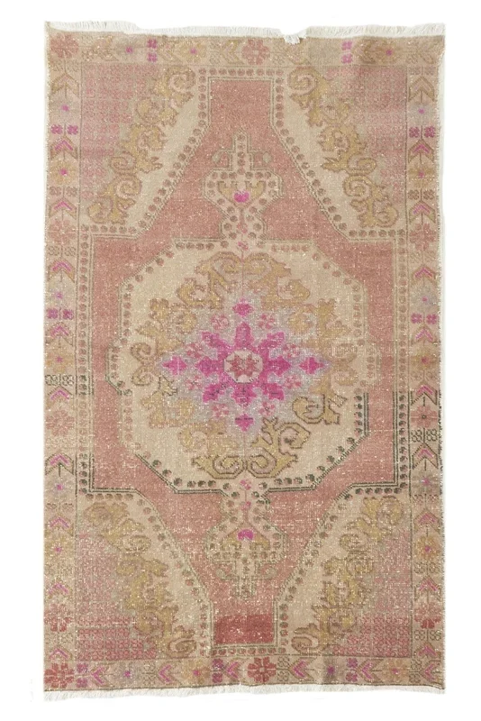 ‘Starlight’ Vintage Turkish Rug – 4’5″ x 7’4″