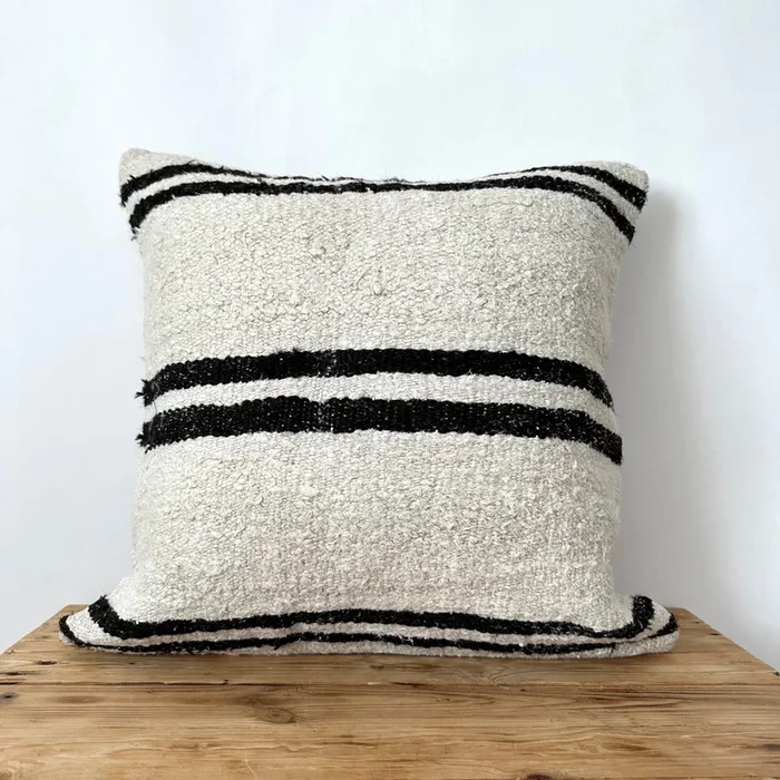 Tais – White Hemp Pillow Cover