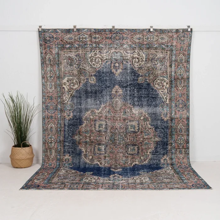 Taylira – Vintage Turkish Area Rug