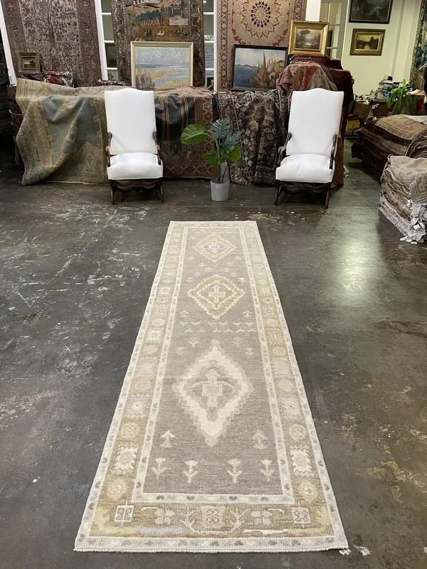 Turkish Oushak Rug – 3′ x 10’10”
