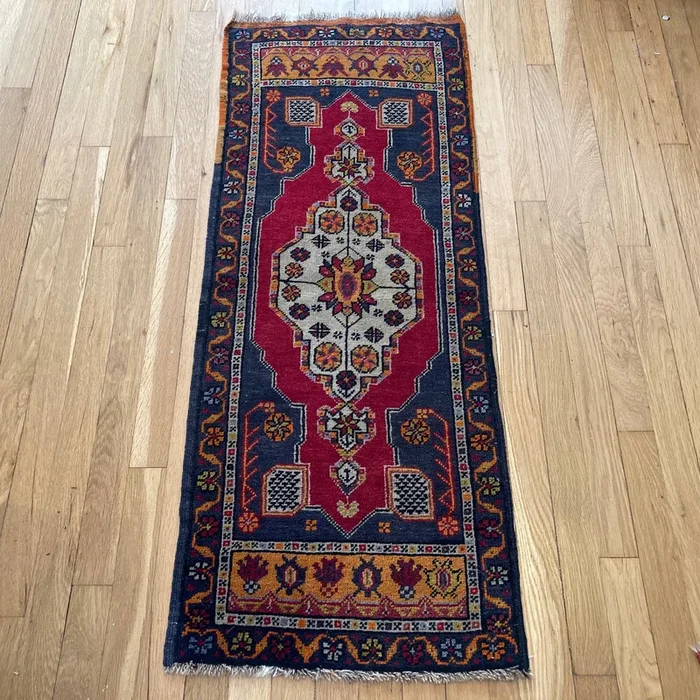 Turkish Rug, 1′ 8 x 4′ 3 Red Yastik