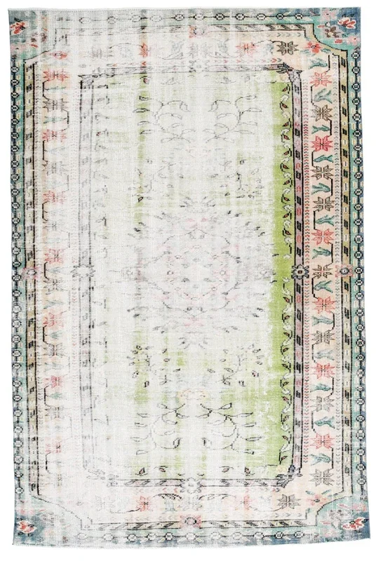 Turkish Vintage Rug 5’11” x 8’12” ft
