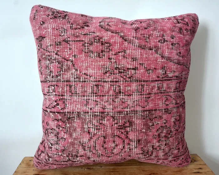 Ubah – Wool Pink Pillow Cover