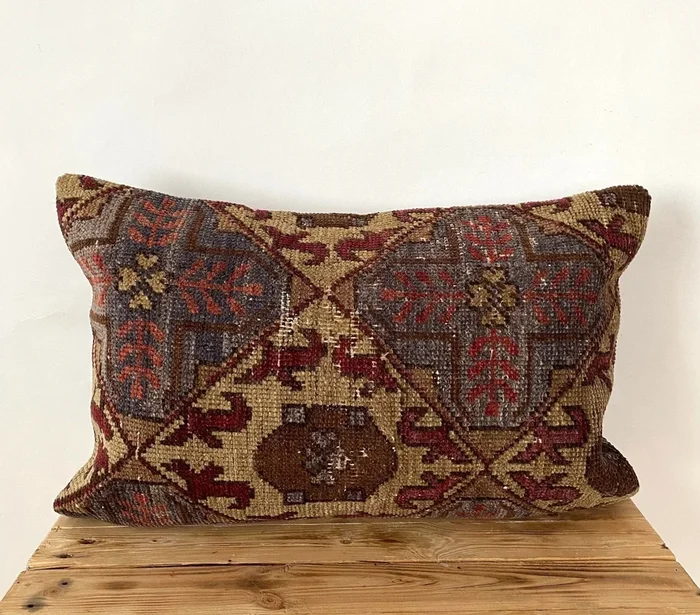 Ulaine – Persian Pillow Cover