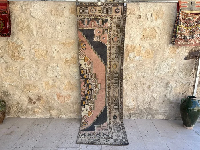 Vane 2’5” x 8’2”