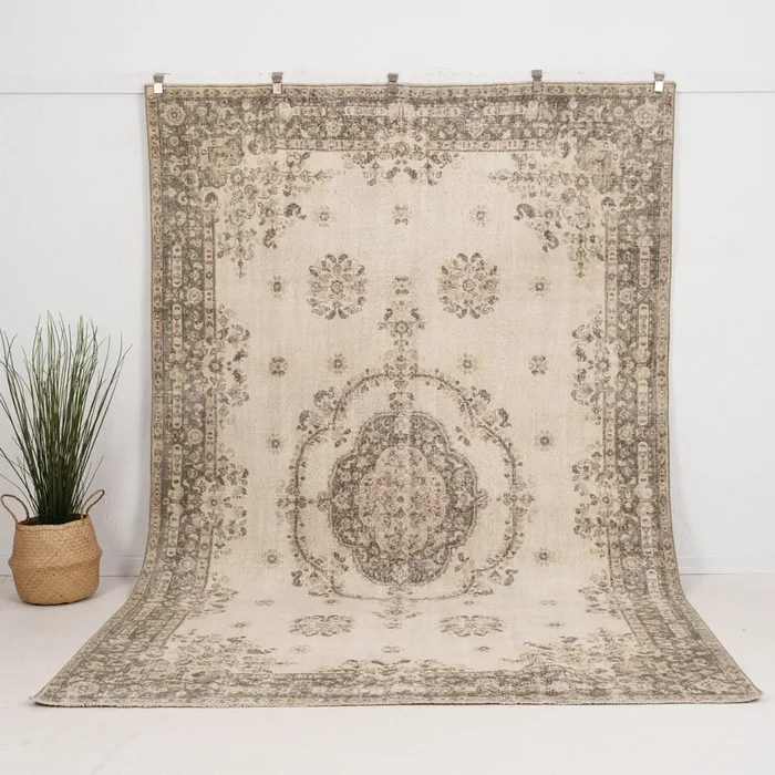 Velindra – Vintage Turkish Area Rug