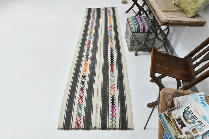 Vintage Kilim Anatolian 2’7″ x 9’11” ft