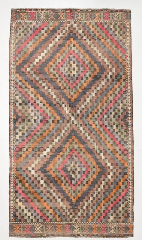 Vintage Kilim Anatolian 5’7″ x 10’4″ ft