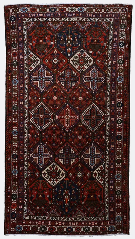 Vintage Persian Bakhtiari Rug – 5’3″ x 9’6″