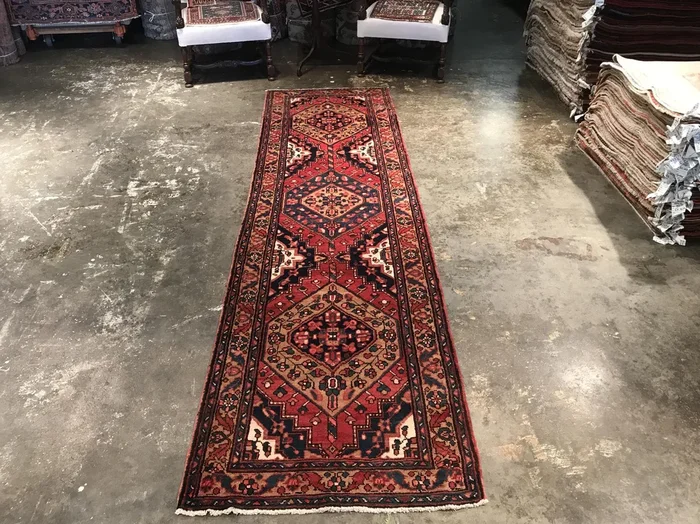 Vintage Persian Heriz Rug – 2’11” x 10’5″