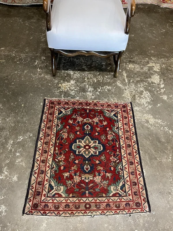 Vintage Persian Heriz Rug – 2’4″ x 2’7″